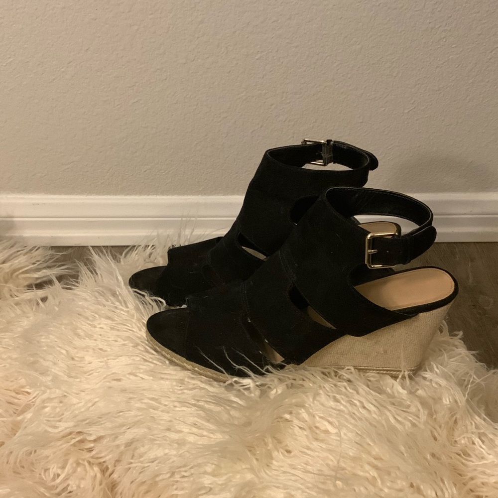 Apt. 9 Size 9 Black and Tan Wedges